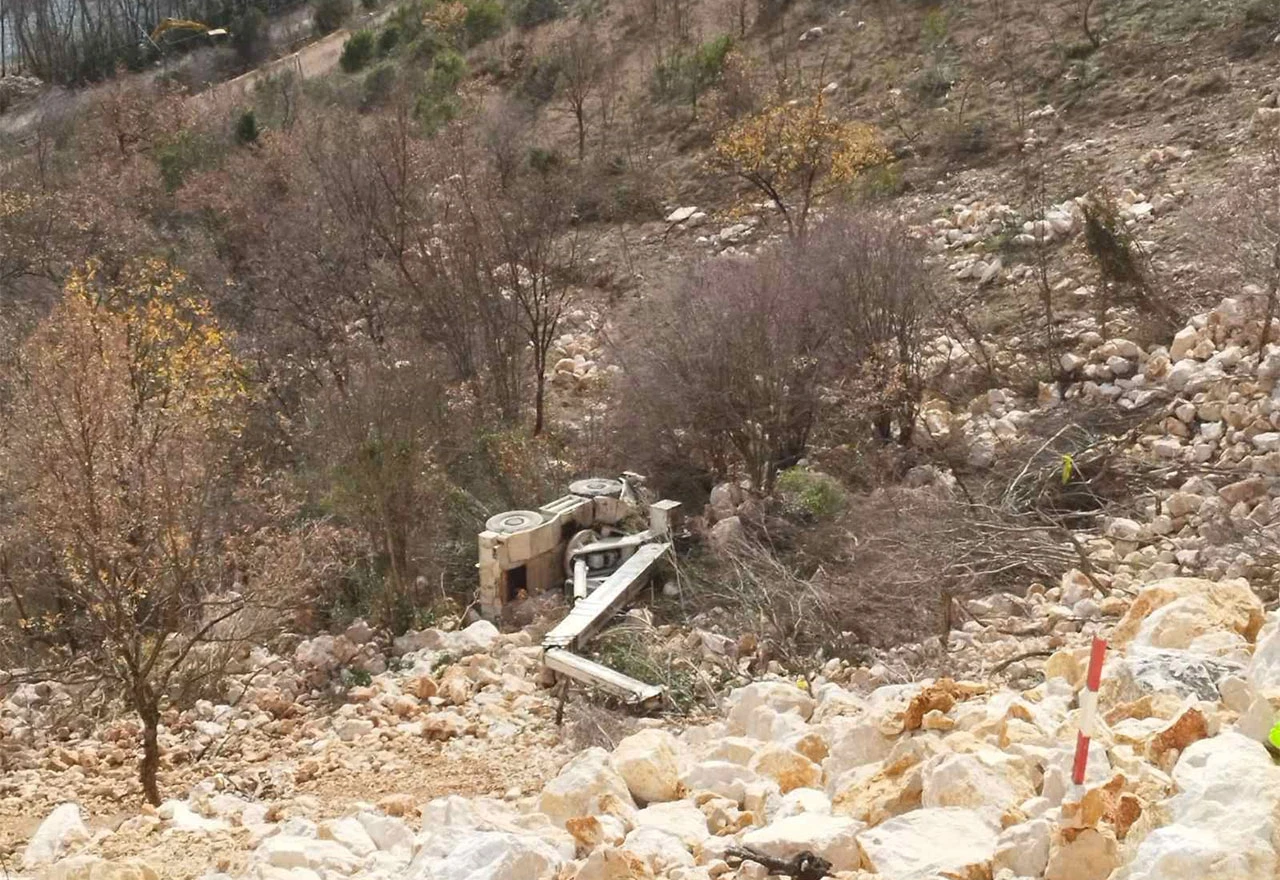 Pala dizalica tijekom radova na Koridoru Vc, dionica Zvirovići - Pocitelj
