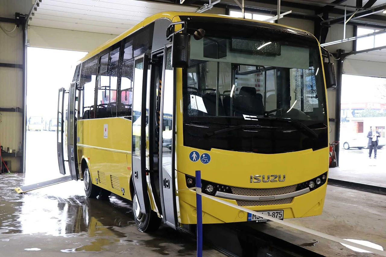 Mostar: Japan donirao autobus, moći će ga koristiti i osobe s invaliditetom
