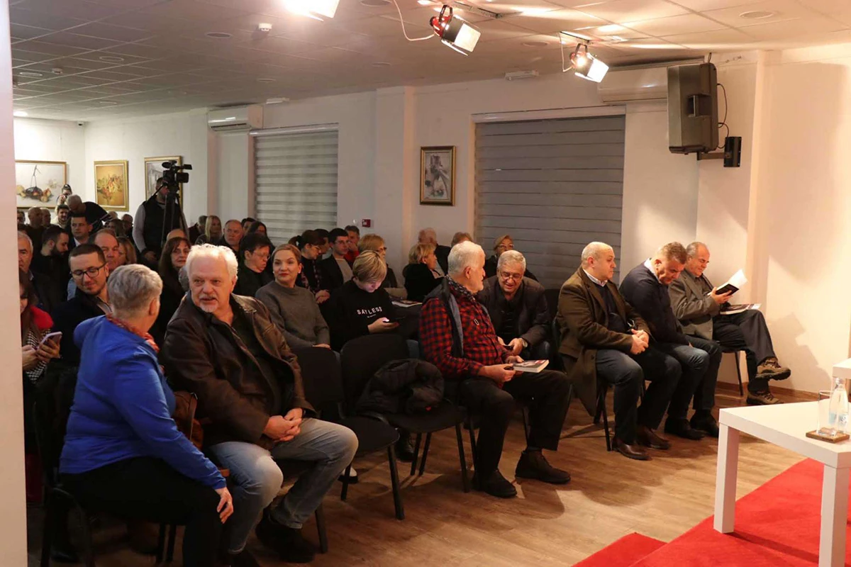 Predstavljena knjiga 'Pisanje između redova' Faruka Kajtaza