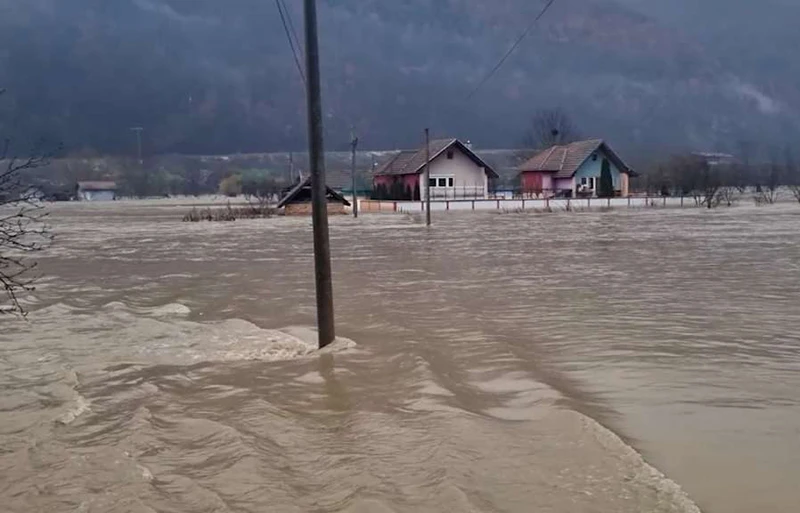 Zbog poplava proglašena izvanredna situacija u Novom Pazaru