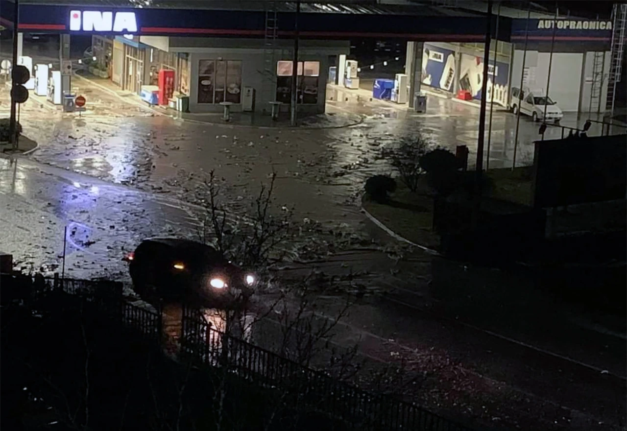 VIDEO | Konjic pod vodom: Pliva centar grada, promet otežan