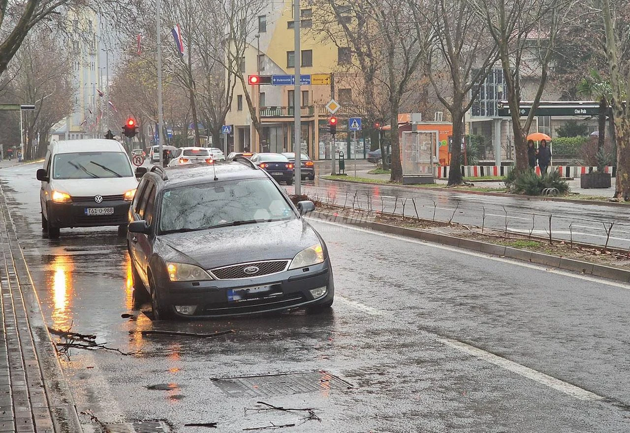 I dogodilo se: Prva žrtva rupe na starom igralištu