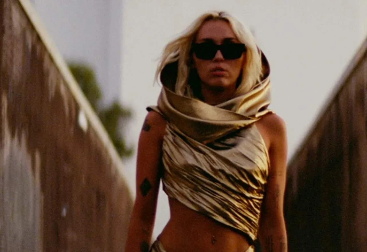 Miley Cyrus obara rekorde: Himna propalih ljubavi 
