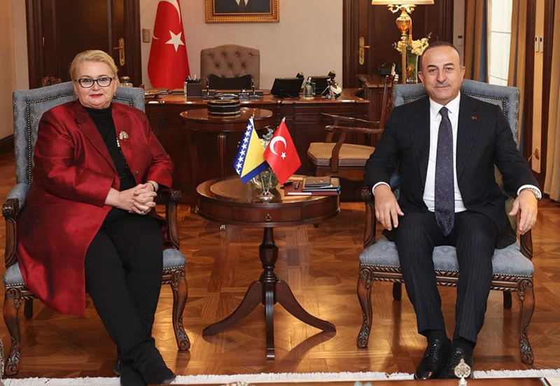 Cavusoglu s Turković : Turska će učiniti sve da se BiH ne vrati u devedesete