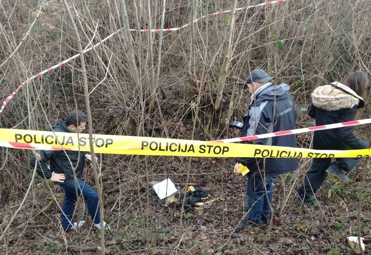 Ekshumacija: Prolaznici pronašli posmrtne ostatke jedne osobe