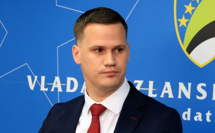 Odgovor Dodiku iz Tuzle: Nabavljaju transportere za ''zlu ne trebalo''
