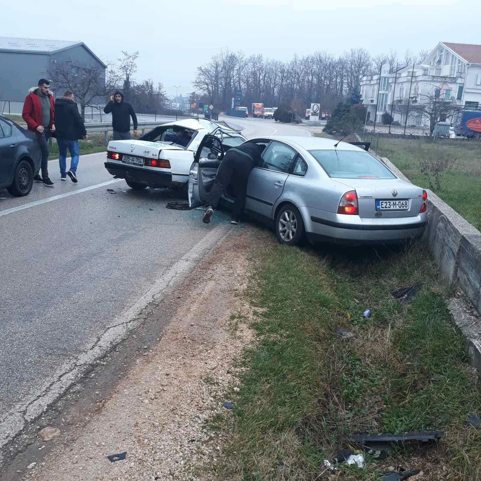Prometna u Knešpolju: Smrtno stradala jedna osoba, ostali prevezeni u SKB Mostar
