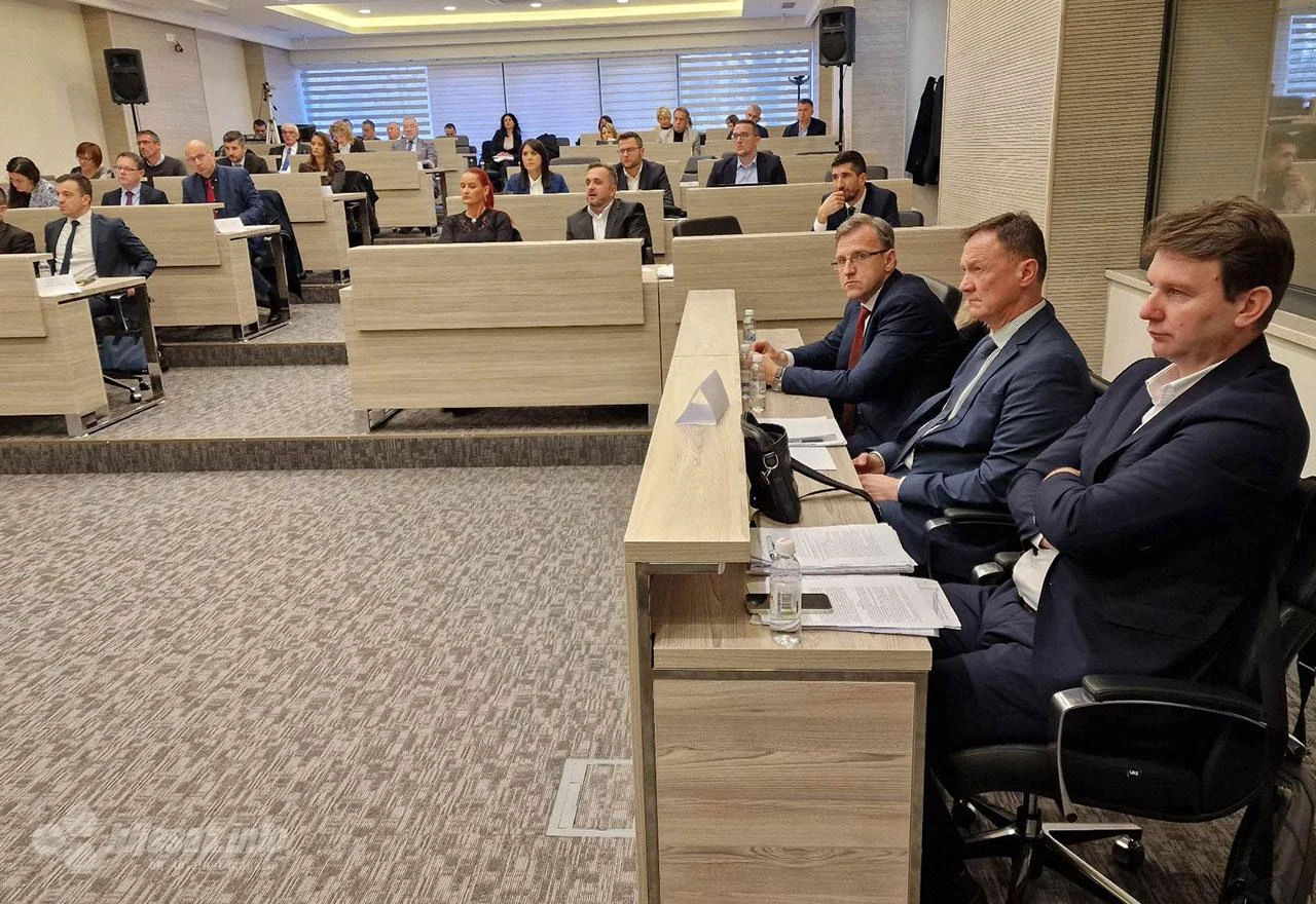 328 milijuna KM u džepovima HNŽ-a