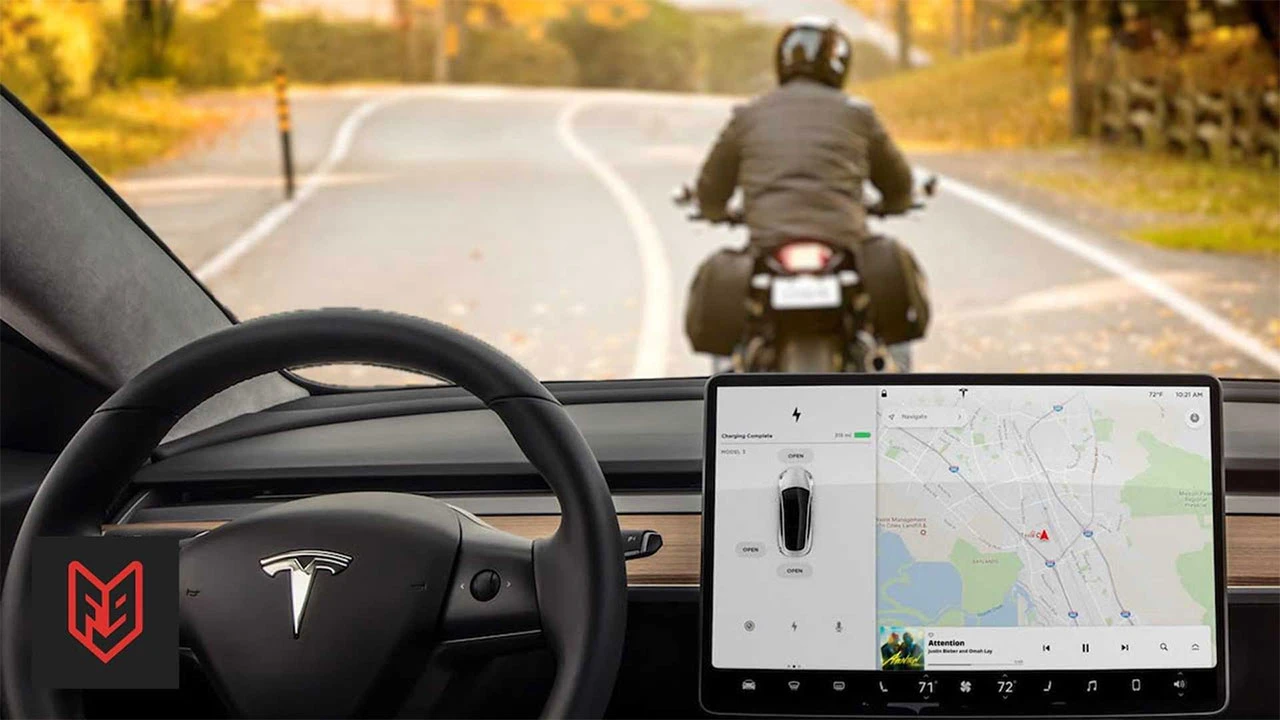 Nijemac 15 minuta spavao za volanom jureće Tesle, jedva ga probudili 