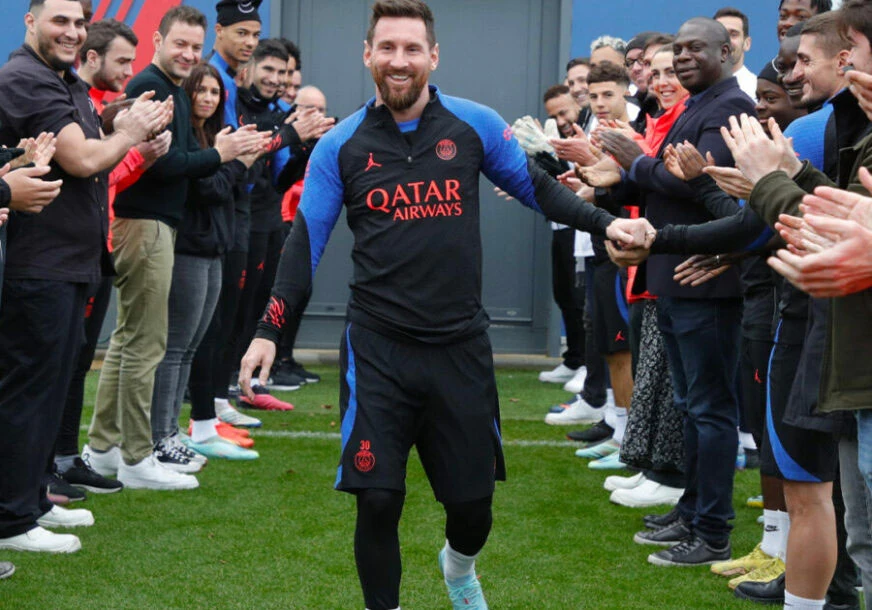 Messi dočekan uz špalir i pljesak