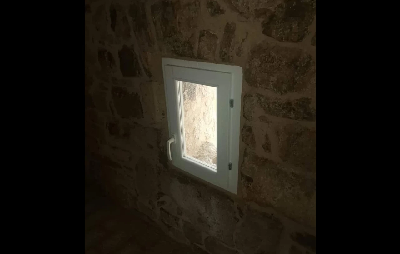 Na tvrđavu iz rimskog doba stavili PVC prozore