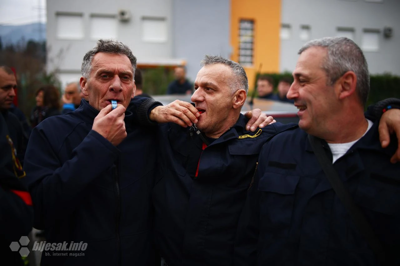 Sirene i nezadovoljstvo - Ružno je što za blagdane moramo biti na ulici!
