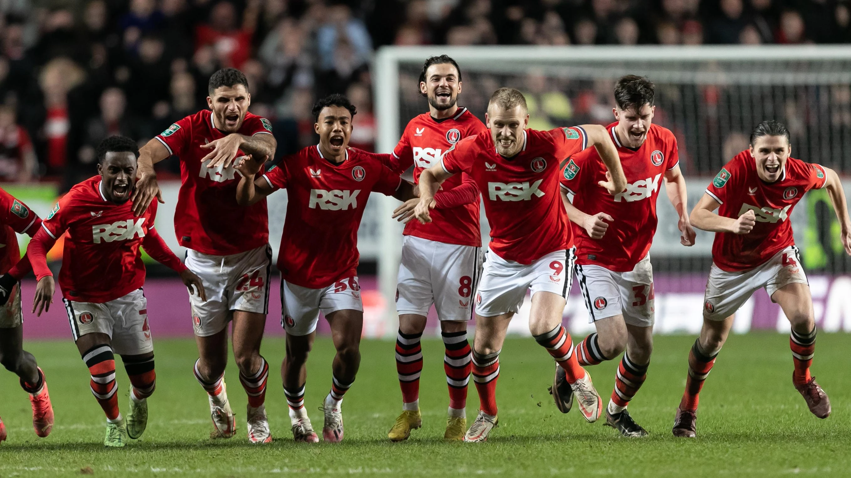 Charlton iznenadio, Manchester United siguran