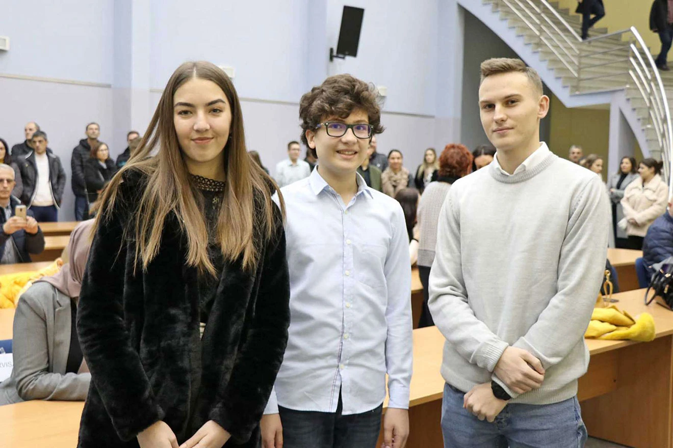 U Mostaru uručene novčane nagrade najboljim učenicima osnovnih i srednjih škola