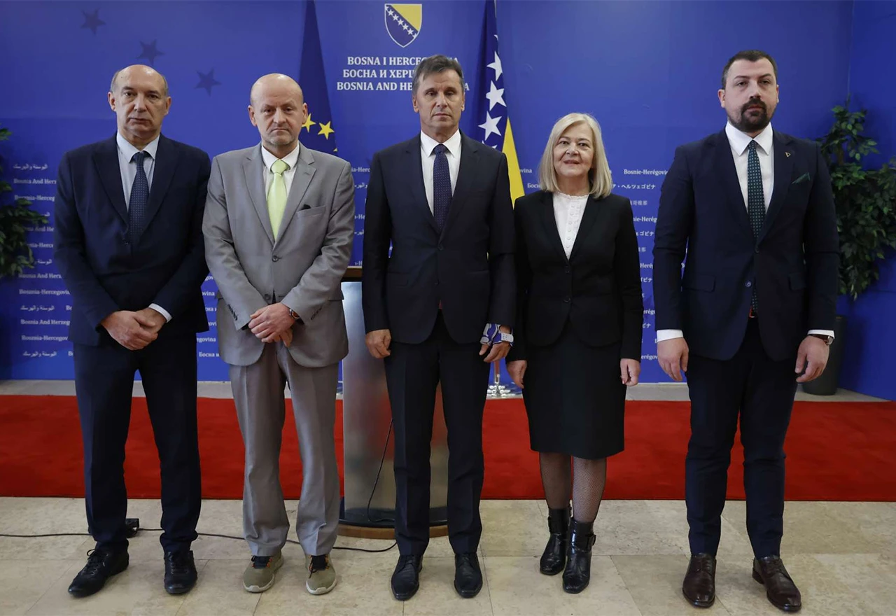 Vladi FBiH uručen ''Orden naroda, građanki i građana BiH'' Europskog pokreta u BiH