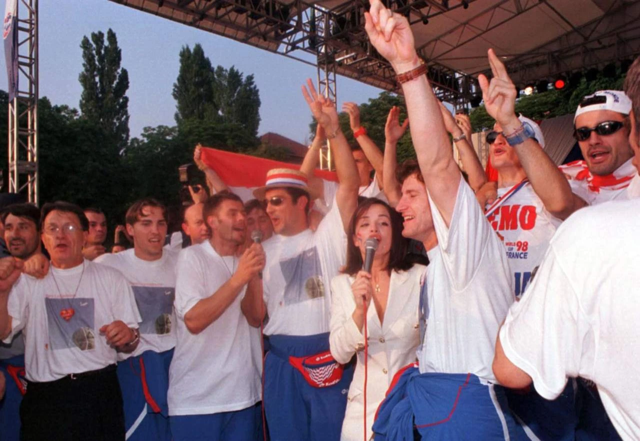 Severina podsjetila na doček '98.: Orila se "Djevojka sa sela", ali i "Mare i Kate"