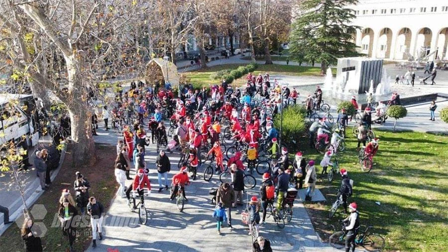 Sve generacije su tu: 11. biciklijada Djedova Božićnjaka u Mostaru