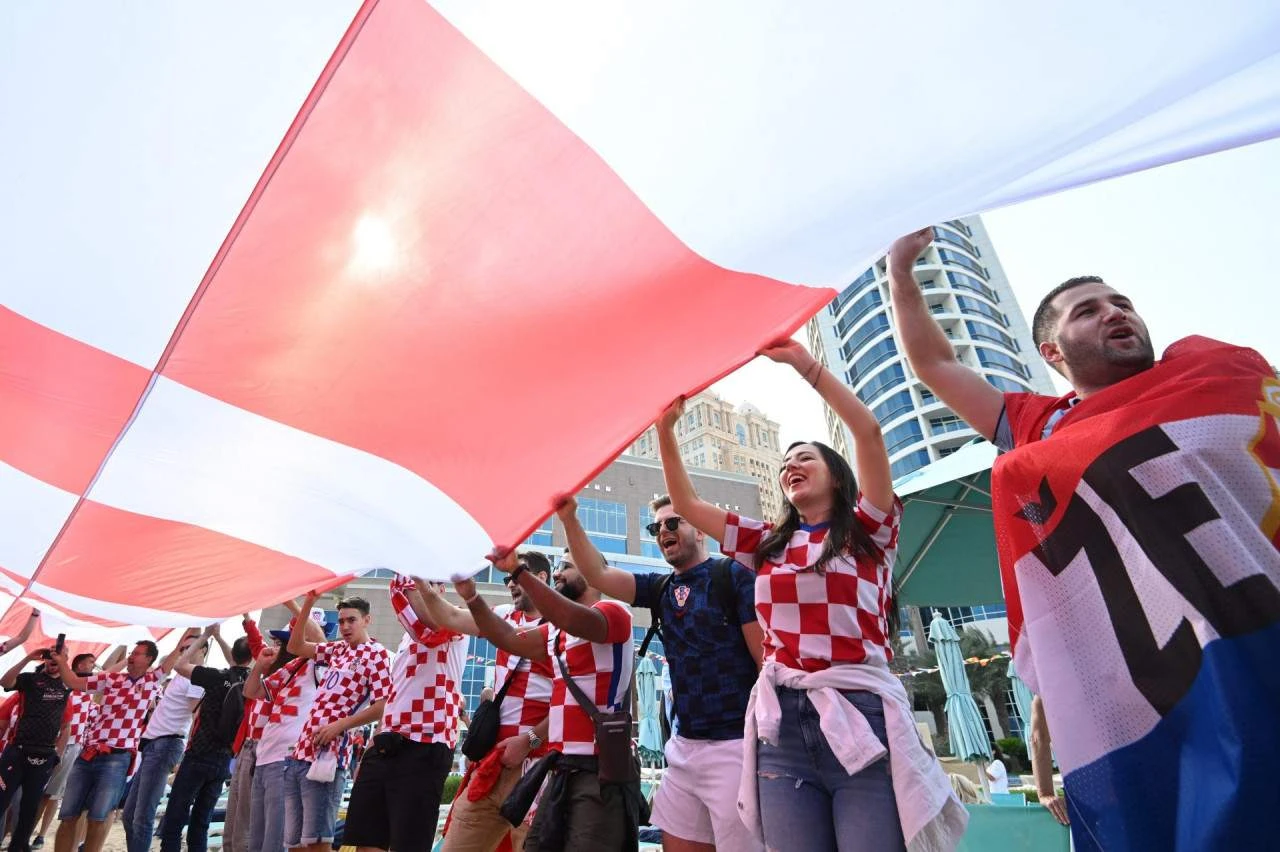 Ante Čulo iz Ljubuškog zapalio atmosferu u Dohi: Ludilo hrvatskih navijača ne jenjava 