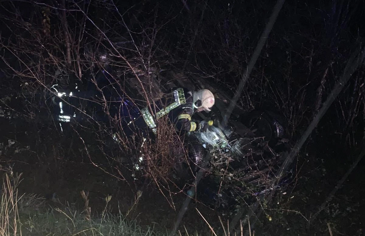 Žitomislići: Auto završio na krovu, intervenirali i vatrogasci