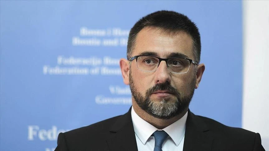 Federalno Ministarstvo raseljenih traži anketu: Provjeriti vrijeđa li Djed Mraz osjećaje zaposlenih