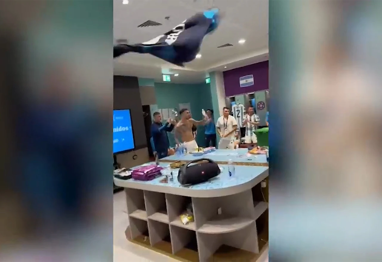 VIDEO: Argentinci mahali hrvatskim dresovima, a jedan su bacili u smeće