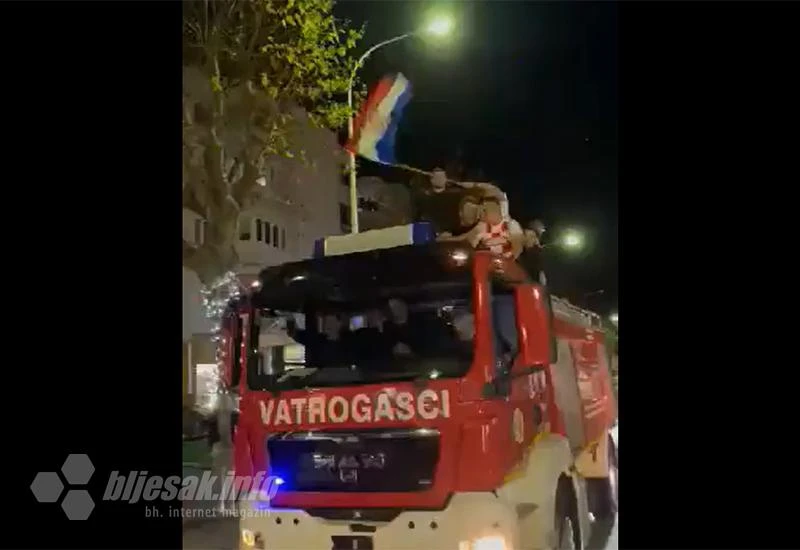VIDEO | Čapljina uz vatrogasna vozila i sirene proslavila pobjedu Hrvatske