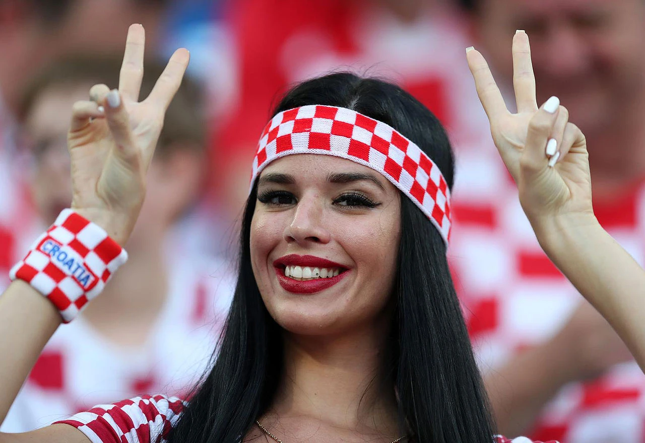 Ivana Knoll demantirala da će se skinuti gola
