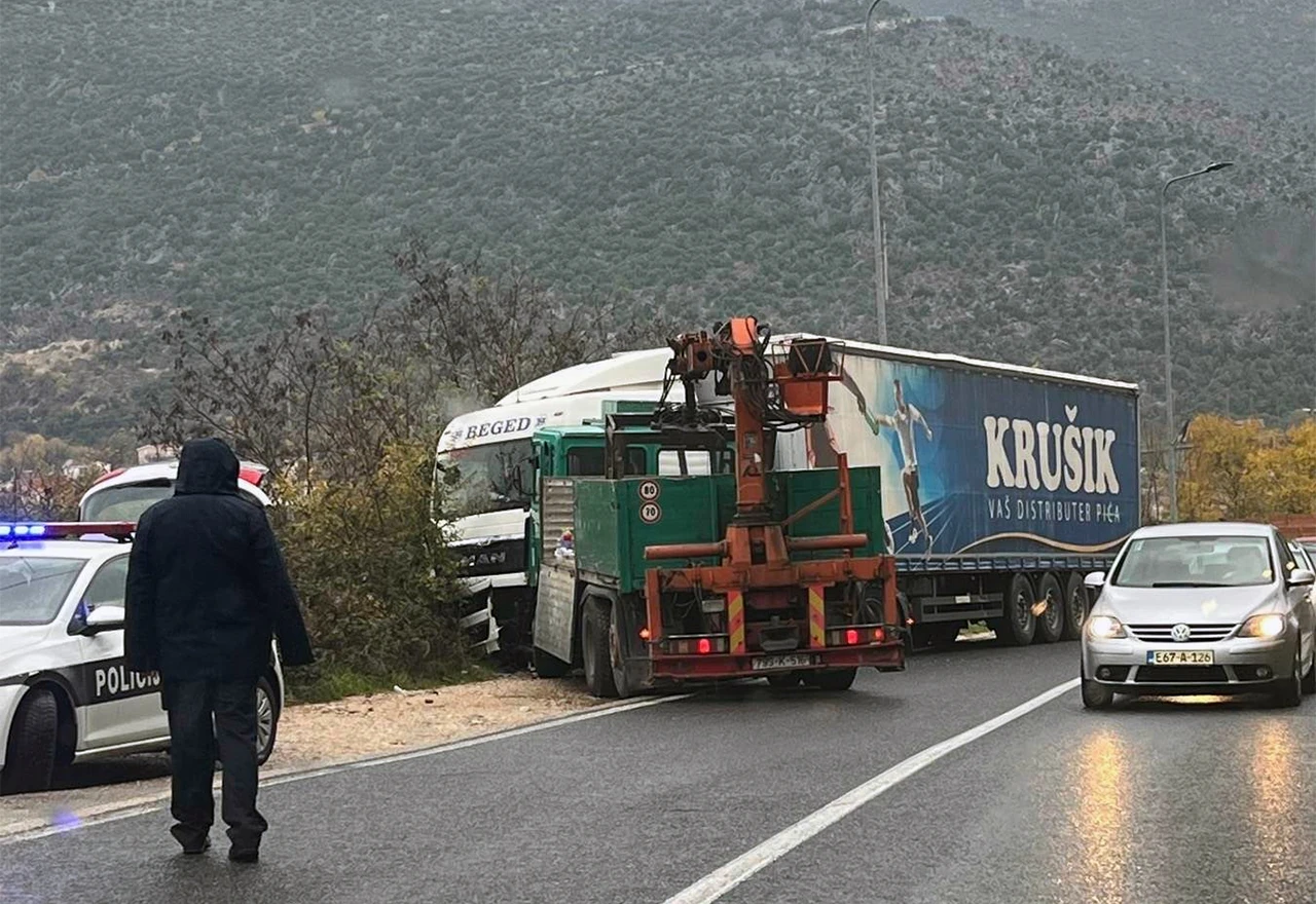 Direktan sudar šlepera i kamiona u Zaliku
