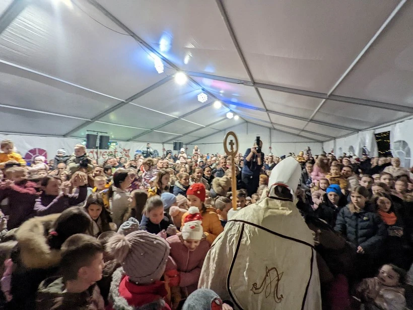 Stotine paketića za djecu i odličan nastup Balašević tribute banda