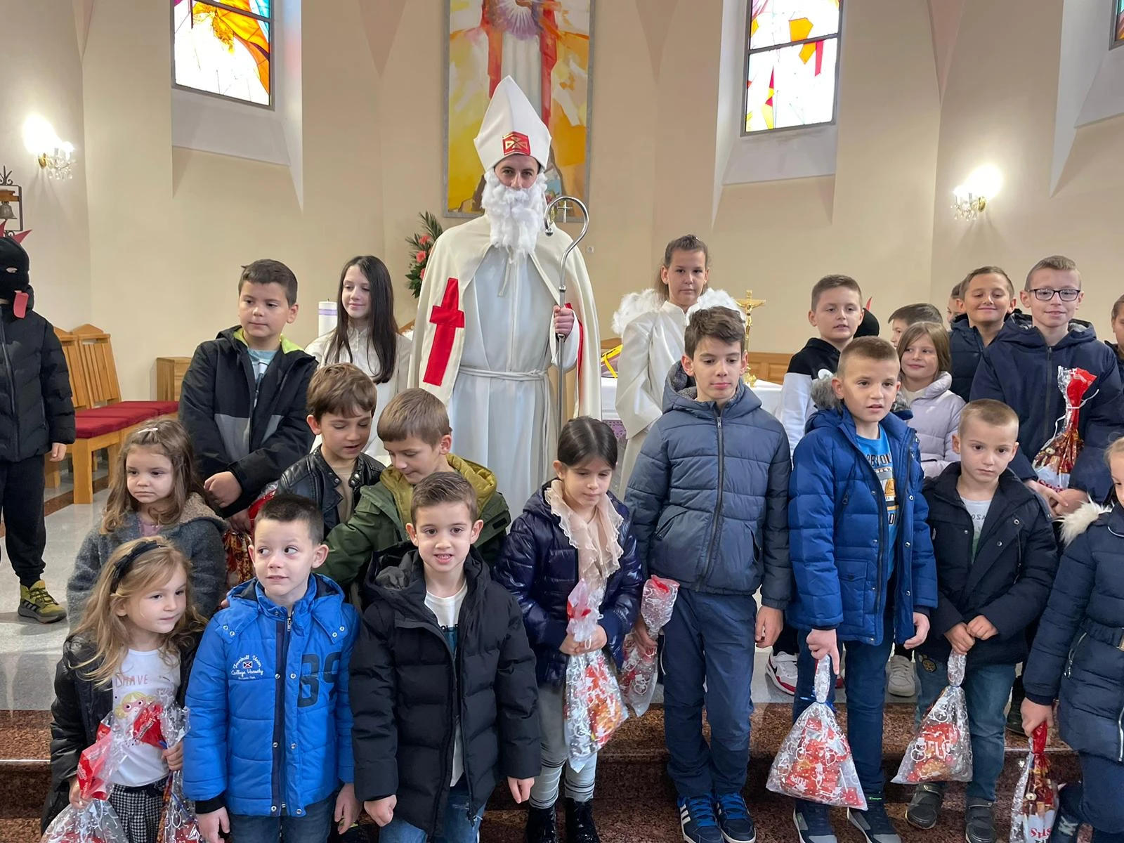 Sveti Nikola posjetio Župu Presvetoga Srca Isusova u Potocima