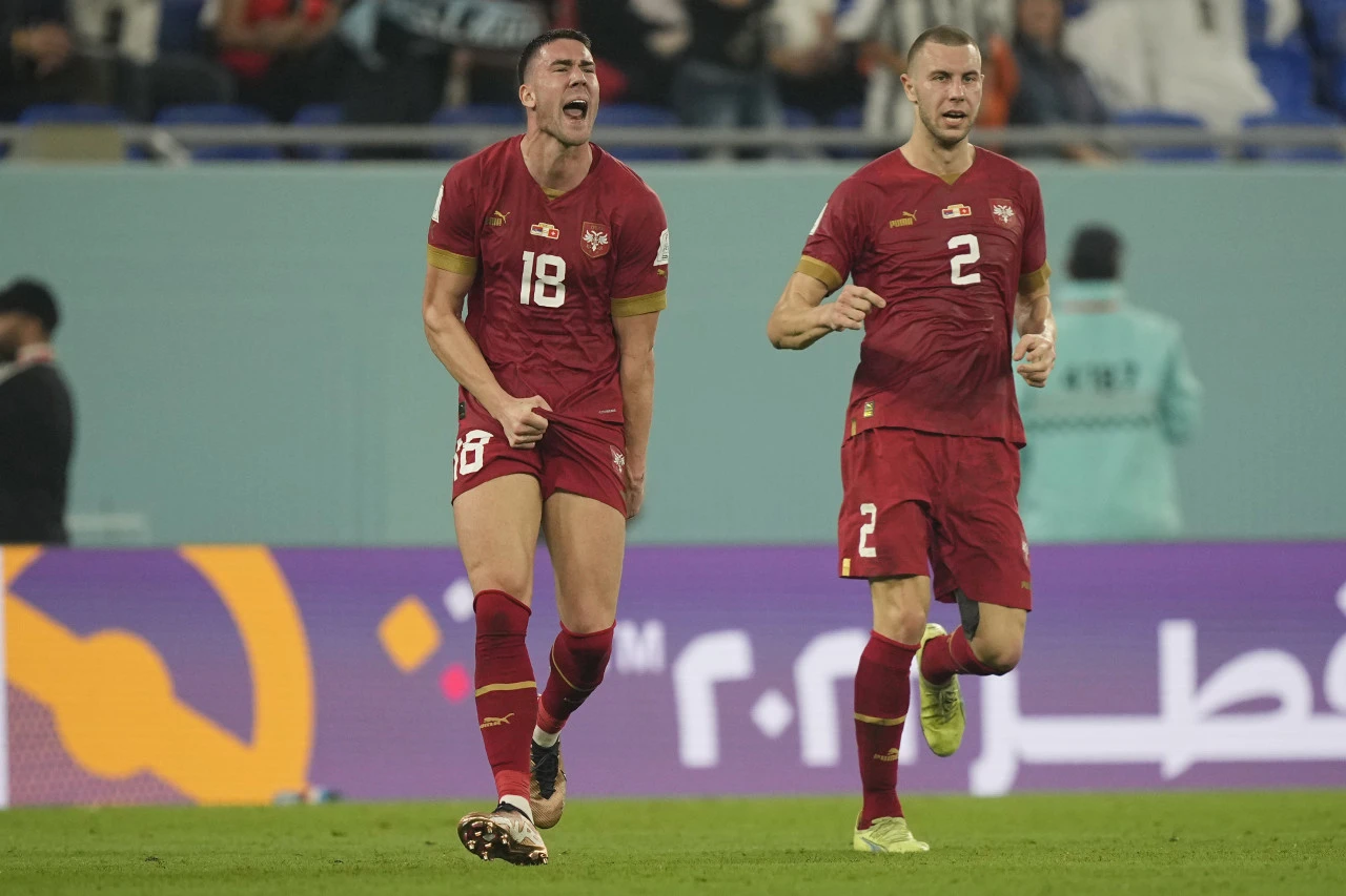 Vlahović i Xhaka se hvatali za "onu stvar", Piksi psovao, sporna i majica