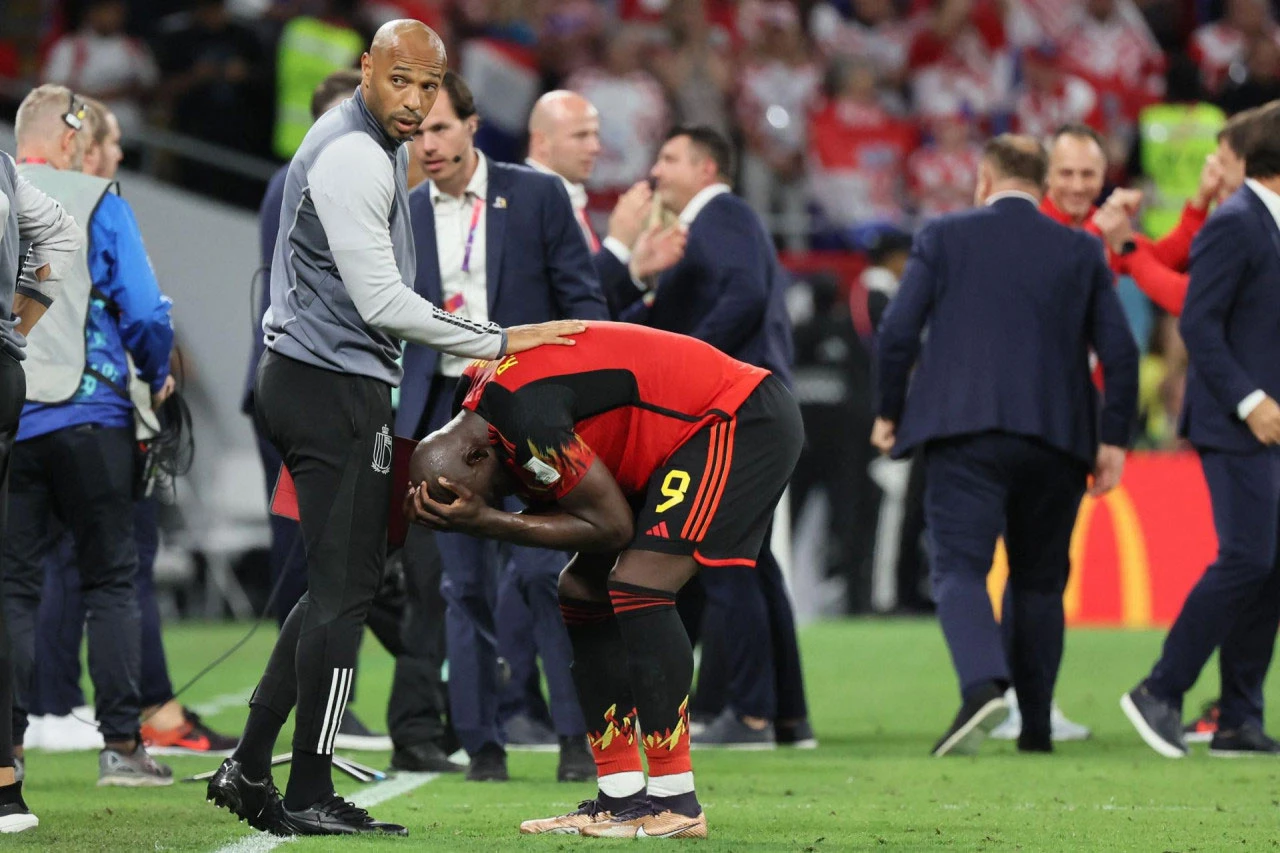 Poraz je najgore primio Lukaku: razbio staklo na klupi