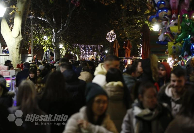 Paljenjem prve svijeće započinje Advent u Mostaru