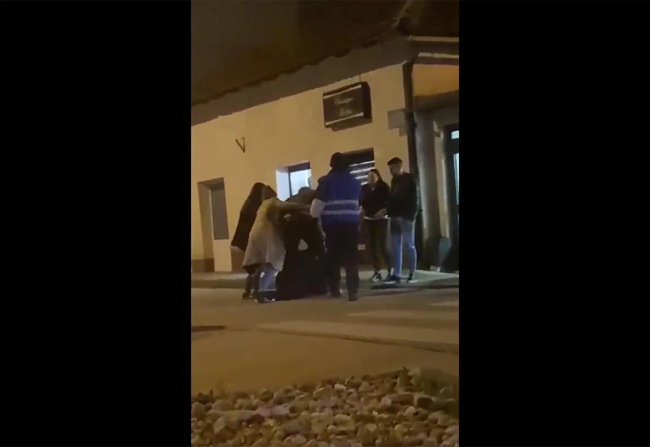 VIDEO: Više osoba pretuklo policajca u Grudama