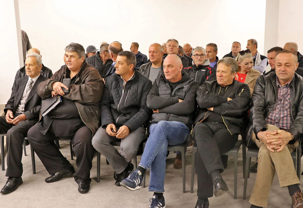 Pčelari su jednostavno ljudi sakupljači u velikoj borbi da održe zdravlje pčele