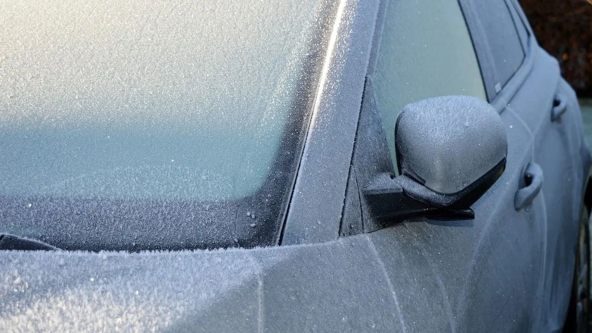 Nemojte zagrijavati automobil zimi prije nego što sjednete u njega