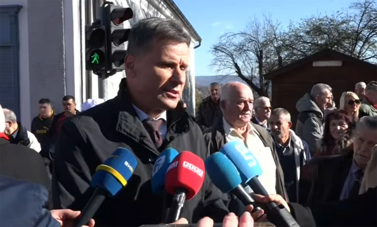 VIDEO: Gdje se on pojavi gafovi su neminovni: Malo pobrkao praznike