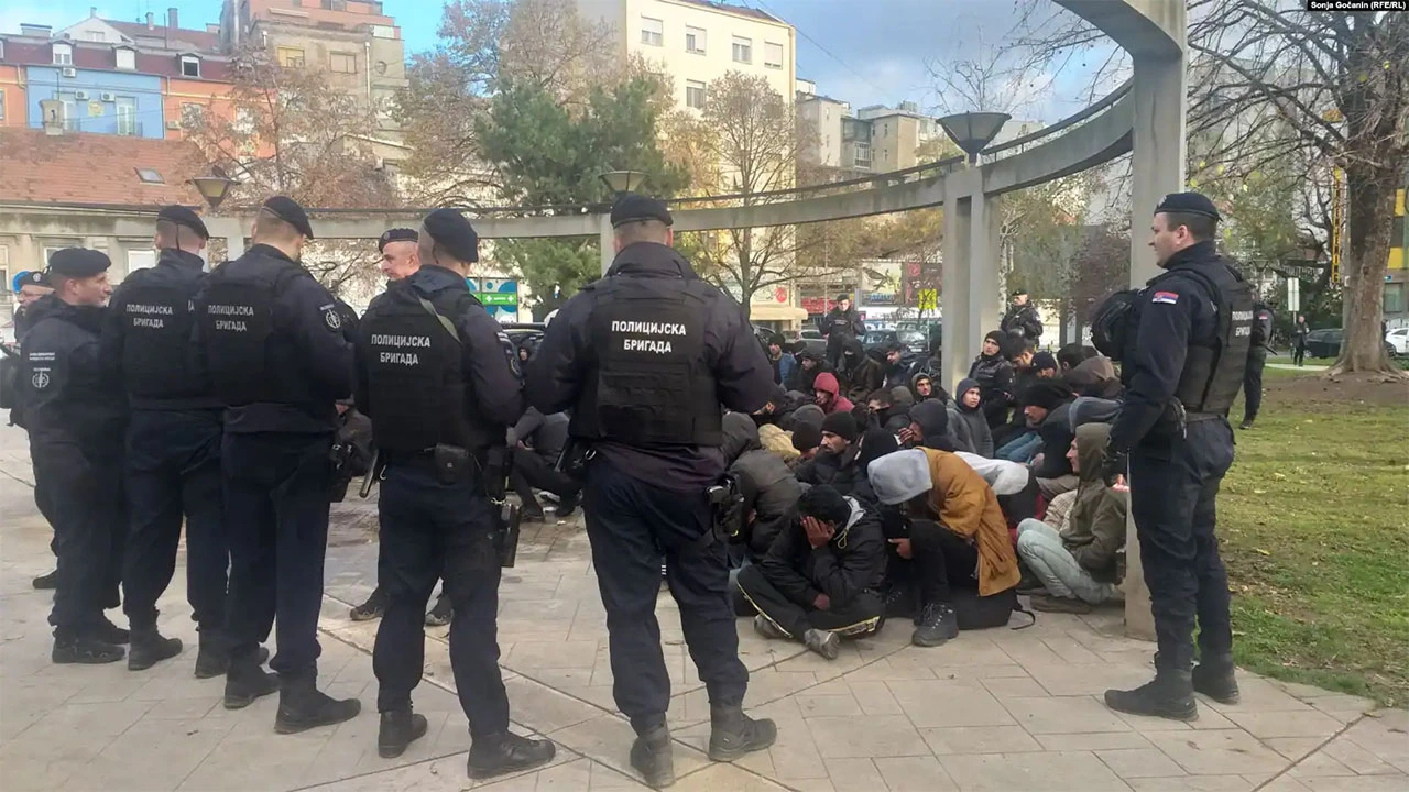 Policijske akcije zbog migranata u Srbiji: “pucaju jedni na druge”