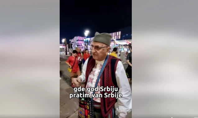 Ima 81 godinu i došao bodriti Srbiju u Dohu