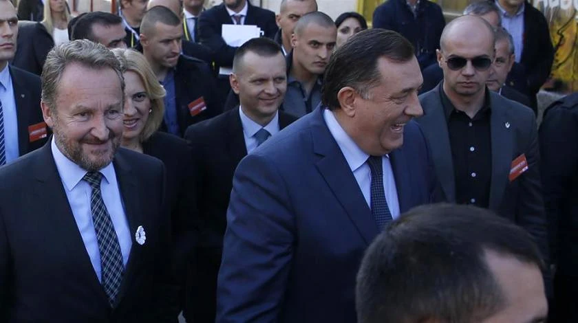 Dodik vrijeđao Izetbegovića: Njegovi djedovi su bili 'hrvatsko cvijeće'