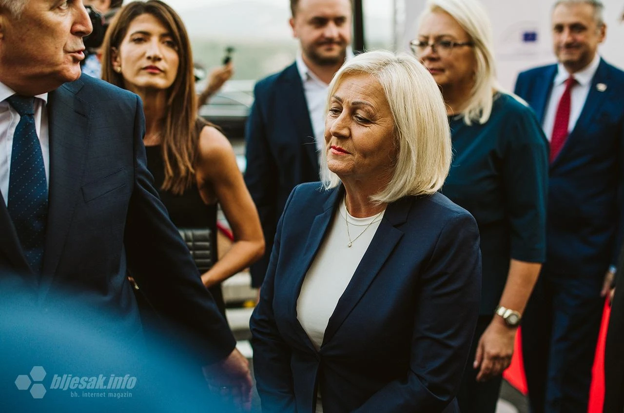 Plaće premijera u regiji: Borjana Krišto u top tri najplaćenija lidera