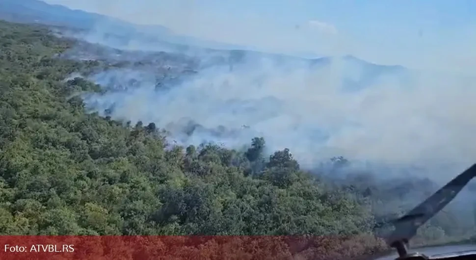 Helikopteri Srpske i Srbije gase požar kod Bileće