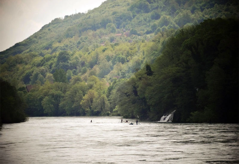 Djevojčica se utopila u Drini dok se kupala s tetkom