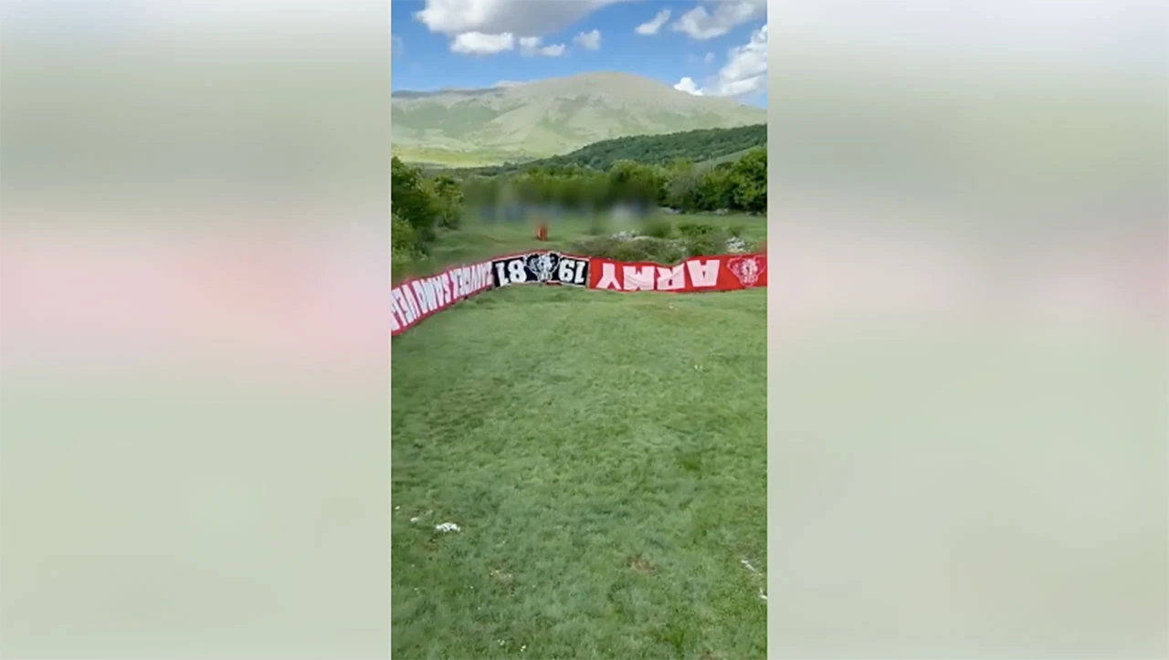 VIDEO Ultrasi pokazali svoj plijen: Naopako okrenuti transparenti uz poruku 'Pozdrav moleri'