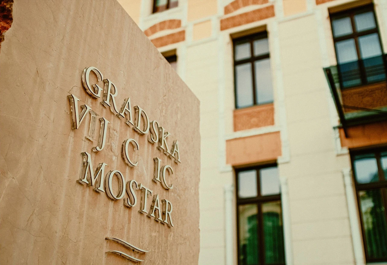 Otvorili brojna pitanja u vezi s izgradnjom solara u Mostaru, a na sjednicu nisu pozvani