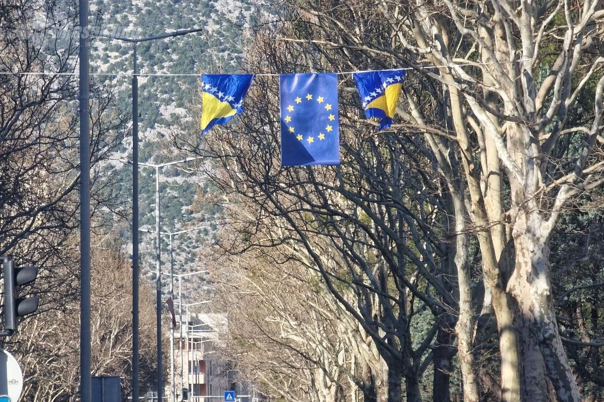 Iz Popova polja do Beča, iz dvice u keca!