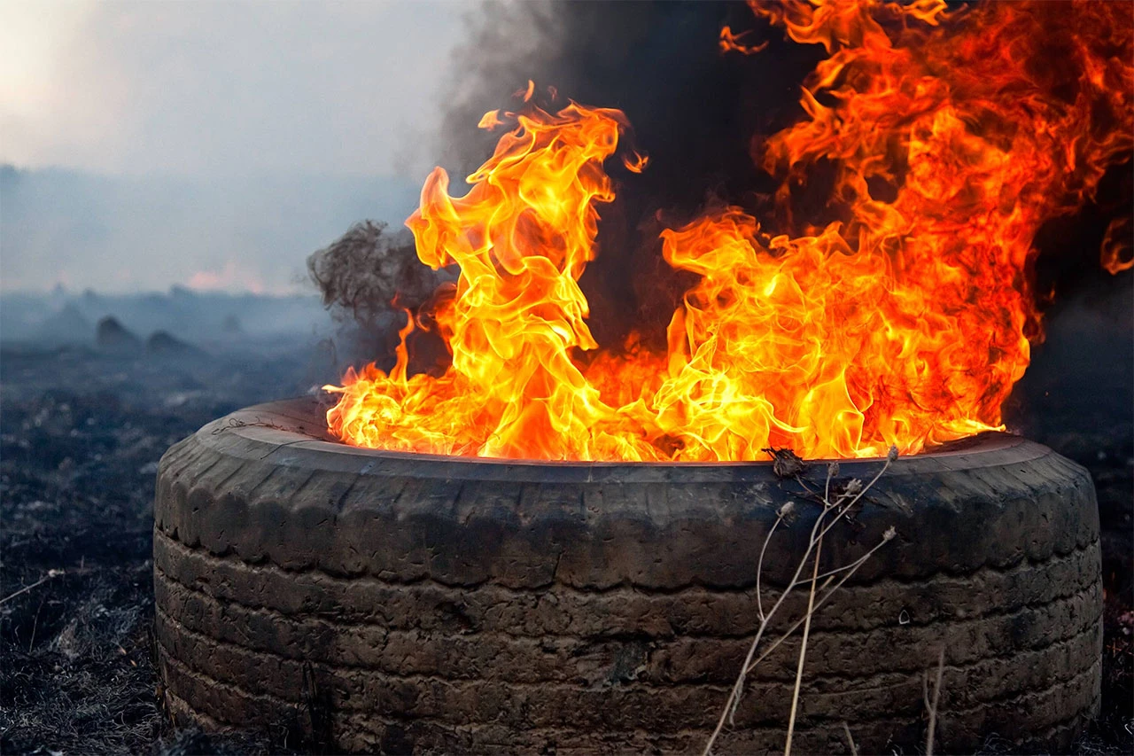 Mostar - Nakon svađe s bratom u dvorištu zapalio skoro 400 automobilskih guma