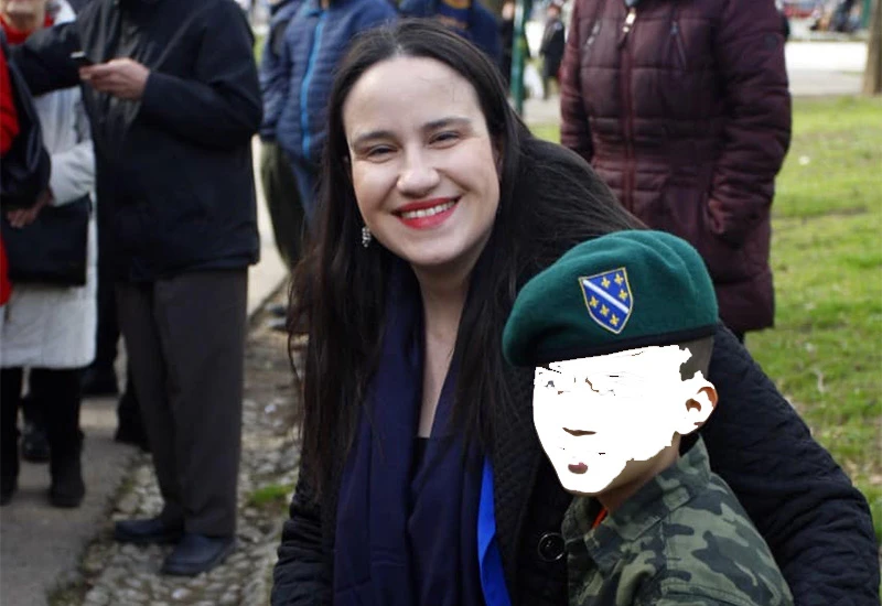 Benjamina u epizodi Dan nezavisnosti