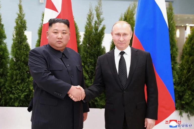 Putin poklonio auto Kim Jong Unu