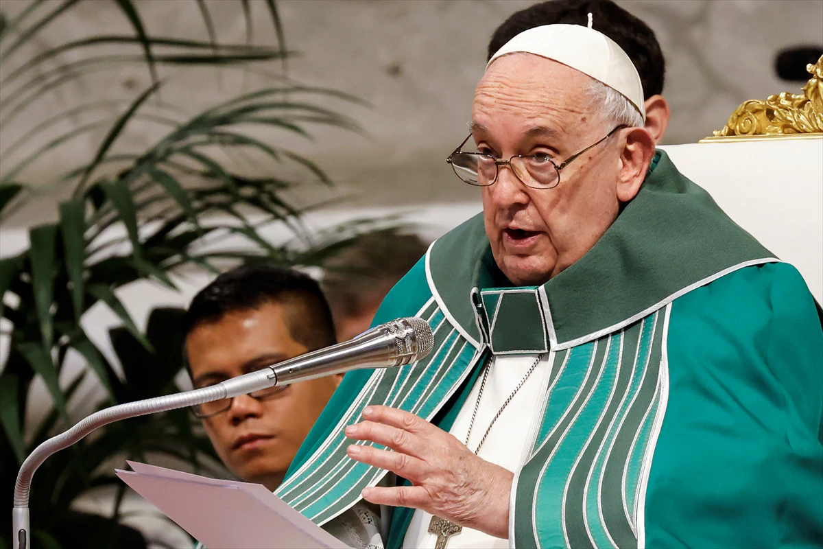 Papa Franjo, žrtva umjetne inteligencije, upozorava na njezine 'perverzne' opasnosti